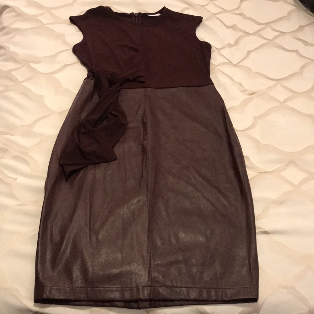 Back or Front Tie Dress Perfect work dress.